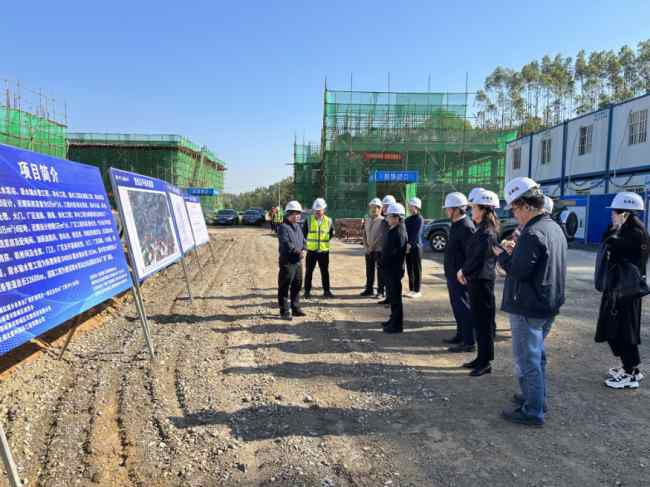 1700534829205347.jpg 听项目情况介绍(建图).jpg